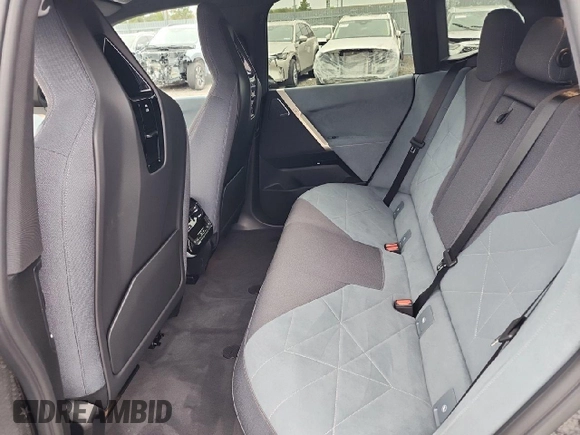 2024 BMW iX M60 z VIN WB533CF08RCR13397, wystawiony jako Copart lot #79058994 z przebiegiem 216 mil mil oraz Szkoda całkowita • Salvage title. Historia ofert i sprzedaży dostępna na DreamBid. Obrazek 12.