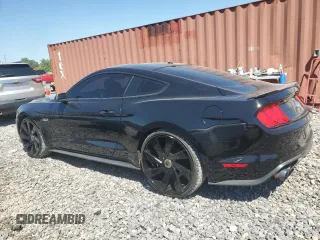 2018 Ford Mustang GT z VIN 1FA6P8CF0J5179879, wystawiony jako Copart lot #57986645 z przebiegiem 63 354 mil mil oraz Szkody całkowita. Historia ofert i sprzedaży dostępna na DreamBid. Obrazek 2.