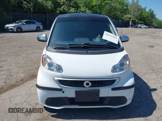 2015 Smart fortwo Passion with VIN WMEEJ3BAXFK810065, listed as a IAAI auction lot 42212154 with 20,553 mi miles and . Bid and sale history available at DreamBid. Image 6.