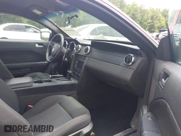 2006 Ford Mustang Standard with VIN 1ZVHT80N765239610, listed as a IAAI auction lot 42454146 with 146,261 mi miles and . Bid and sale history available at DreamBid. Image 5.