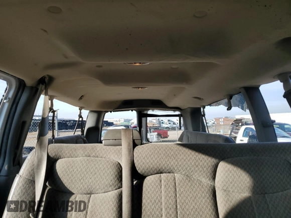 2006 Chevrolet Express Passenger with VIN 1GAHG39U461274433, listed as a Copart auction lot 82622414 with 206,975 mi miles and Clean title. Bid and sale history available at DreamBid. Image 10.