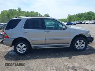 2005 Mercedes-Benz M 350 with VIN 4JGAB57E25A531968, listed as a IAAI auction lot 42152817 with 138,241 mi miles and . Bid and sale history available at DreamBid. Image 13.