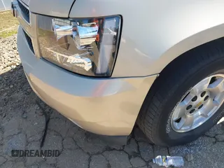 2012 Chevrolet Suburban LT z VIN 1GNSCJE03CR128206, wystawiony jako IAAI lot #42002119 z przebiegiem 329 078 mil mil oraz . Historia ofert i sprzedaży dostępna na DreamBid. Obrazek 18.