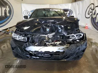2025 BMW 3 Series 330i xDrive with VIN 3MW89CW05S8E99532, listed as a Copart auction lot 46223695 with 0 mi miles and Clean Title. Bid and sale history available at carsss.com. Image 5.