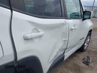 2015 Jeep Renegade Latitude with VIN ZACCJABT0FPB65587, listed as a IAAI auction lot 41913717 with 116,830 mi miles. Bid and sale history available at carsss.com. Image 20.