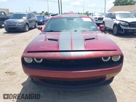 2017 Dodge Challenger SXT z VIN 2C3CDZAGXHH640987, wystawiony jako IAAI lot #42462976 z przebiegiem 146 943 mil mil oraz . Historia ofert i sprzedaży dostępna na DreamBid. Obrazek 13.