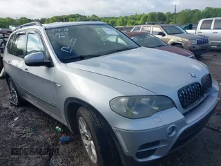 2012 BMW X5 35i z VIN 5UXZV4C56CL749457, wystawiony jako IAAI lot #42250854 z przebiegiem 153 968 mil mil oraz . Historia ofert i sprzedaży dostępna na DreamBid. Obrazek 1.