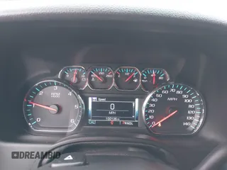 2017 Chevrolet Suburban Premier z VIN 1GNSKJKC4HR162261, wystawiony jako IAAI lot #41593672 z przebiegiem 100 136 mil mil oraz . Historia ofert i sprzedaży dostępna na DreamBid. Obrazek 7.
