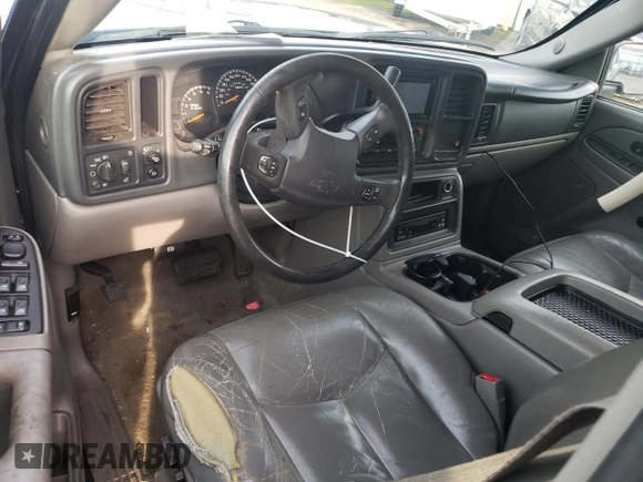 2004 Chevrolet Suburban LT with VIN 3GNEC16T34G337436, listed as a Copart auction lot 43124235 with 233,453 mi miles and Salvage Title. Bid and sale history available at carsss.com. Image 8.