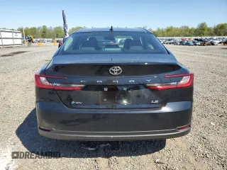 2025 Toyota Camry LE z VIN 4T1DAACK9SU117570, wystawiony jako Copart lot #54975145 z przebiegiem 2385 mil mil oraz Szkoda całkowita • Salvage title. Historia ofert i sprzedaży dostępna na DreamBid. Obrazek 6.