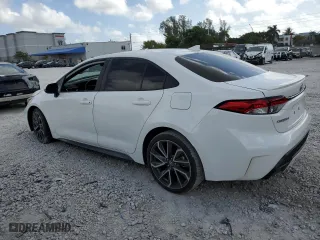 2022 Toyota Corolla SE with VIN 5YFS4MCE5NP125472, listed as a Copart auction lot 50824905 with 27,009 mi miles and Clean Title. Bid and sale history available at carsss.com. Image 2.