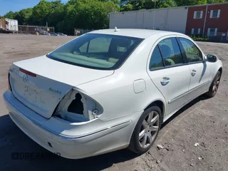 2008 Mercedes-Benz E 350 Luxury z VIN WDBUF87X38B360069, wystawiony jako IAAI lot #42327184 z przebiegiem 169 583 mil mil oraz . Historia ofert i sprzedaży dostępna na DreamBid. Obrazek 4.