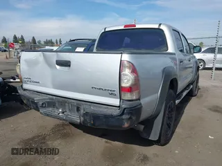 2010 Toyota Tacoma PreRunner z VIN 5TEJU4GN0AZ730557, wystawiony jako IAAI lot #41642019 z przebiegiem 196 355 mil mil oraz . Historia ofert i sprzedaży dostępna na DreamBid. Obrazek 4.