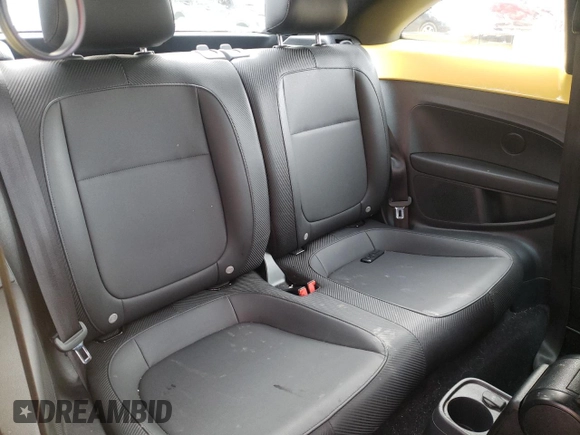 2016 Volkswagen Beetle SE с VIN 3VWJ17AT9GM605867, выставлен на аукционе Copart как лот 41690005 с пробегом 46 090 миль миль и Списание • Salvage title. История ставок и продаж доступна на DreamBid. Изображение 10.