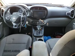 2020 Kia Soul LX with VIN KNDJ23AUXL7122250, listed as a Copart auction lot 75156234 with 55,572 mi miles and Salvage Title. Bid and sale history available at carsss.com. Image 8.