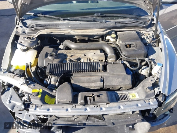 2005 Volvo S40 with VIN YV1MS682352101690, listed as a IAAI auction lot 41381539 with 104,494 mi miles. Bid and sale history available at carsss.com. Image 10.