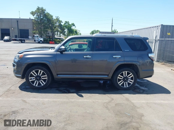 2017 Toyota 4Runner SR5 z VIN JTEBU5JR6H5417298, wystawiony jako IAAI lot #42464895 z przebiegiem 144 266 mil mil oraz . Historia ofert i sprzedaży dostępna na DreamBid. Obrazek 15.