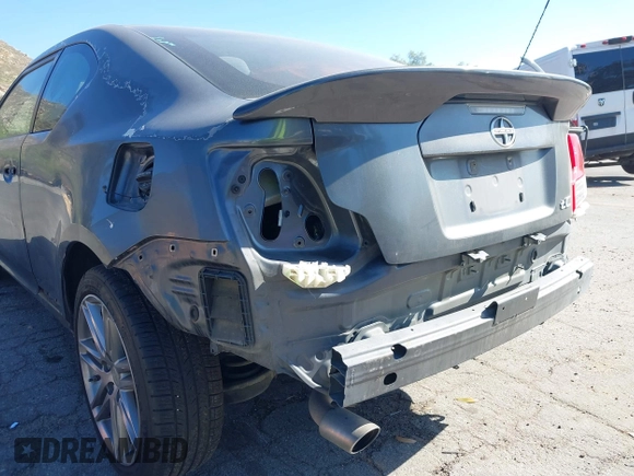 2011 Scion tC z VIN JTKJF5C78B3008169, wystawiony jako IAAI lot #41576991 z przebiegiem 145 030 mil mil oraz . Historia ofert i sprzedaży dostępna na DreamBid. Obrazek 6.