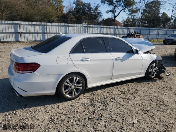 2015 Mercedes-Benz E-Class E 350 Luxury with VIN WDDHF8JB4FB108236, listed as a Copart auction lot 48630735 with 136,994 mi miles and Salvage Title. Bid and sale history available at carsss.com. Image 3.