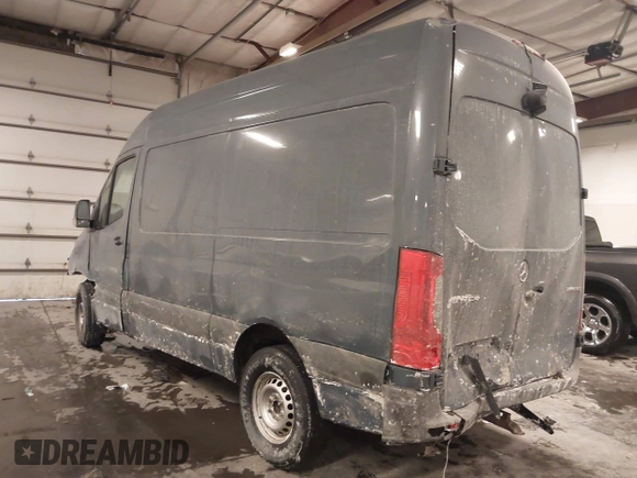 2019 Mercedes-Benz Sprinter Cargo with VIN WD4PF0CD5KP088412, listed as a IAAI auction lot 41618741 with 135,848 mi miles. Bid and sale history available at carsss.com. Image 3.