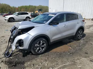 2020 Kia Sportage LX z VIN KNDPMCAC4L7737386, wystawiony jako Copart lot #54522625 z przebiegiem 80 905 mil mil oraz Szkoda całkowita • Salvage title. Historia ofert i sprzedaży dostępna na DreamBid. Obrazek 1.