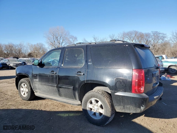 2014 GMC Yukon SLT with VIN 1GKS2CE0XER245053, listed as a Copart auction lot 45747245 with 191,528 mi miles and Salvage Title. Bid and sale history available at carsss.com. Image 2.