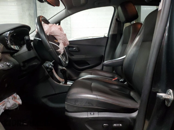 2019 Chevrolet Trax LT with VIN 3GNCJPSB5KL211225, listed as a Copart auction lot 51472685 with 99,099 mi miles and Salvage Title. Bid and sale history available at carsss.com. Image 7.