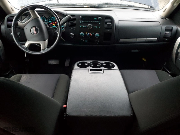 2011 GMC Sierra 2500HD SLE with VIN 1GT220CG3BZ231646, listed as a Copart auction lot 84441944 with 116,083 mi miles and Salvage Title. Bid and sale history available at carsss.com. Image 8.