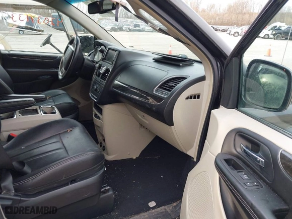 2014 Chrysler Town & Country Touring with VIN 2C4RC1BG4ER330039, listed as a IAAI auction lot 42037133 with 113,969 mi miles. Bid and sale history available at carsss.com. Image 5.