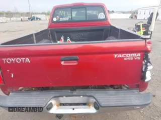 2004 Toyota Tacoma z VIN 5TEWN72N04Z445695, wystawiony jako IAAI lot #41993156 z przebiegiem 150 087 mil mil oraz . Historia ofert i sprzedaży dostępna na DreamBid. Obrazek 16.