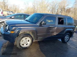 2015 Jeep Patriot Altitude Edition with VIN 1C4NJPBA6FD236316, listed as a IAAI auction lot 41820078 with 107,247 mi miles. Bid and sale history available at carsss.com. Image 15.