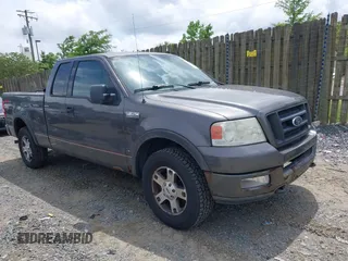 2004 Ford F-150 XLT with VIN 1FTPX14564FA10556, listed as a IAAI auction lot 42172124 with 283,626 mi miles and . Bid and sale history available at carsss.com. Image 1.