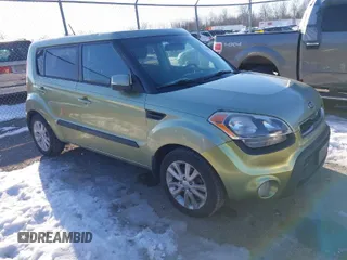 2013 Kia Soul + with VIN KNDJT2A6XD7598525, listed as a IAAI auction lot 41416353 with 187,928 mi miles. Bid and sale history available at carsss.com. Image 1.
