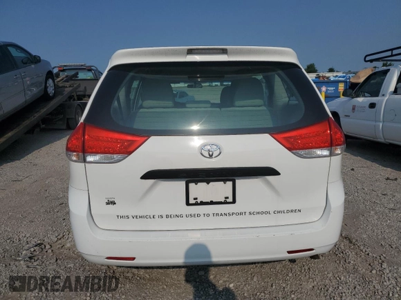 2013 Toyota Sienna L z VIN 5TDZK3DC7DS289663, wystawiony jako Copart lot #59146295 z przebiegiem 124 876 mil mil oraz Szkoda całkowita • Salvage title. Historia ofert i sprzedaży dostępna na DreamBid. Obrazek 6.