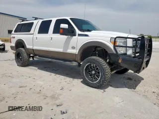 2015 Ford F-250 Lariat z VIN 1FT7W2BT5FED51952, wystawiony jako Copart lot #57121025 z przebiegiem 174 811 mil mil oraz Szkoda całkowita • Salvage title. Historia ofert i sprzedaży dostępna na DreamBid. Obrazek 4.