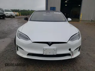 2021 Tesla Model S Long Range z VIN 5YJSA1E5XMF439827, wystawiony jako Copart lot #56117755 z przebiegiem Nie podano mil oraz Szkoda całkowita • Salvage title. Historia ofert i sprzedaży dostępna na DreamBid. Obrazek 5.