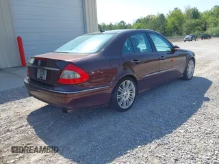 2008 Mercedes-Benz E-Class Luxury 3.5L with VIN WDBUF56X58B190815, listed as a IAAI auction lot 42026834 with 131,947 mi miles. Bid and sale history available at carsss.com. Image 4.