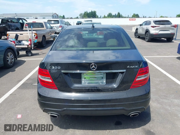 2012 Mercedes-Benz C 300 Sport с VIN WDDGF8BB9CA642697, выставлен на аукционе IAAI как лот 42479043 с пробегом 93 021 миль миль и . История ставок и продаж доступна на DreamBid. Изображение 16.