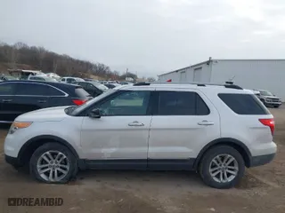 2011 Ford Explorer XLT with VIN 1FMHK8D89BGA24749, listed as a IAAI auction lot 41556194 with 174,383 mi miles. Bid and sale history available at carsss.com. Image 14.