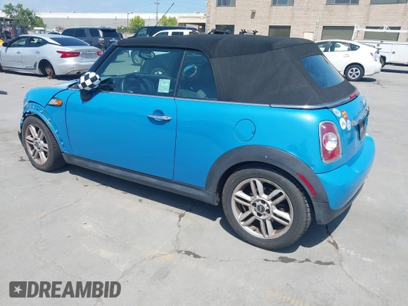 2014 MINI Convertible с VIN WMWZN3C55ET569656, выставлен на аукционе IAAI как лот 42105348 с пробегом 87 671 миль миль и . История ставок и продаж доступна на DreamBid. Изображение 3.