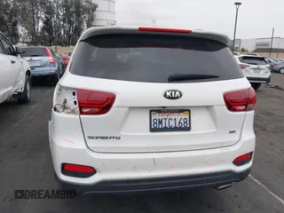 2019 Kia Sorento L with VIN 5XYPG4A3XKG590330, listed as a IAAI auction lot 42060716 with Not Provided miles. Bid and sale history available at carsss.com. Image 17.