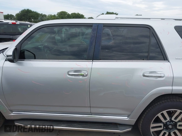 2017 Toyota 4Runner SR5 z VIN JTEBU5JR3H5427660, wystawiony jako IAAI lot #42477925 z przebiegiem 95 815 mil mil oraz . Historia ofert i sprzedaży dostępna na DreamBid. Obrazek 15.