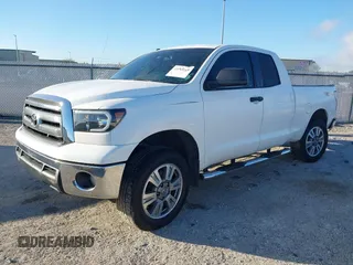 2013 Toyota Tundra с VIN 5TFRM5F1XDX054525, выставлен на аукционе IAAI как лот 41843019 с пробегом 157 047 миль миль и . История ставок и продаж доступна на DreamBid. Изображение 18.