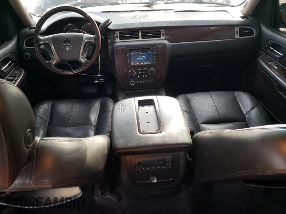 2007 GMC Sierra Denali z VIN 2GTEK638871647619, wystawiony jako Copart lot #87850375 z przebiegiem 158 019 mil mil oraz Szkody całkowita. Historia ofert i sprzedaży dostępna na DreamBid. Obrazek 8.
