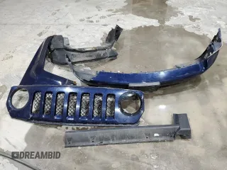 2014 Jeep Patriot Latitude z VIN 1C4NJRFB3ED661621, wystawiony jako Copart lot #47962365 z przebiegiem 125 576 mil mil oraz Szkoda całkowita • Salvage title. Historia ofert i sprzedaży dostępna na DreamBid. Obrazek 13.