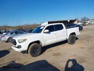 2016 Toyota Tacoma SR5 with VIN 5TFAX5GN7GX056369, listed as a IAAI auction lot 41235671 with 115,189 mi miles. Bid and sale history available at carsss.com. Image 17.