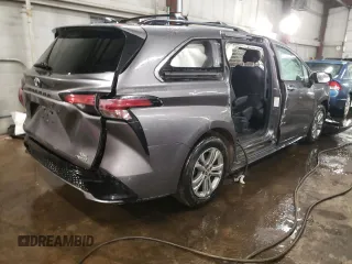 2021 Toyota Sienna XSE with VIN 5TDDSKFC1MS003145, listed as a Copart auction lot 85963334 with 74,145 mi miles and Salvage Title. Bid and sale history available at carsss.com. Image 3.