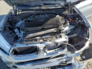 2017 BMW X5 M z VIN 5YMKT6C39H0X20537, wystawiony jako Copart lot #41470195 z przebiegiem 86 386 mil mil oraz Szkody całkowita. Historia ofert i sprzedaży dostępna na DreamBid. Obrazek 14.