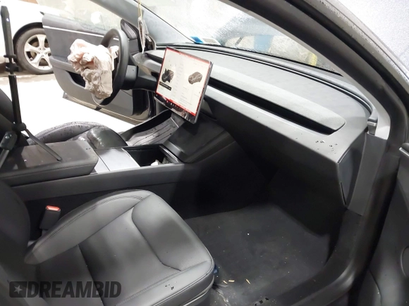 2025 Tesla Model 3 Long Range with VIN 5YJ3E1EB4SF913766, listed as a IAAI auction lot 41975164 with 3,099 mi miles and . Bid and sale history available at DreamBid. Image 5.