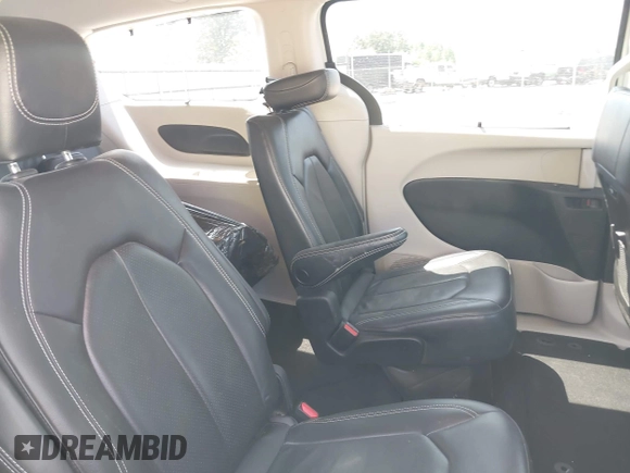 2022 Chrysler Pacifica Touring L with VIN 2C4RC1BG4NR191644, listed as a IAAI auction lot 41979011 with 84,789 mi miles and . Bid and sale history available at DreamBid. Image 8.